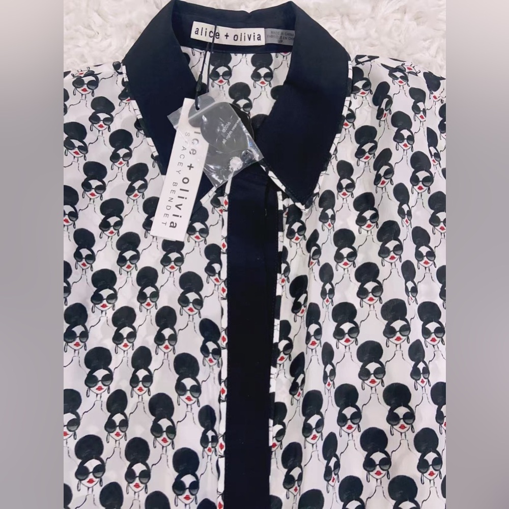 NWT $375 Alice + Olivia Willa Graphic Silk Button-Up Shirt Blouse - Picture 7 of 8
